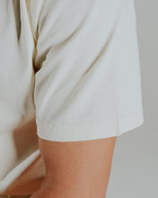Load image into Gallery viewer, VINTAGE WHITE T-SHIRT

